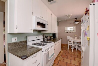 824_w_13th_st_MLS_HID1099123_ROOMktichen