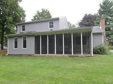 1187 Clearview Cir, Allentown, PA 18103 - photo 3