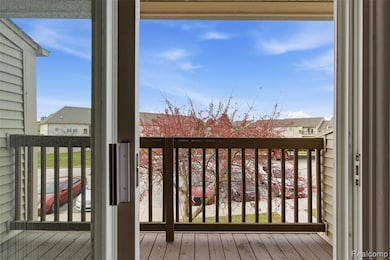 15090 Northpointe Dr, Sterling Heights, MI 48313 - photo 7