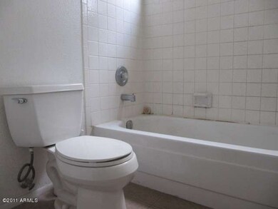 master bath tub & lavatory