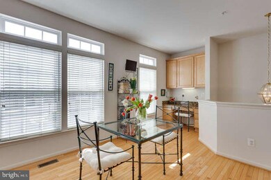 9142 Silvershadow Ct, Lorton, VA 22079 - photo 3