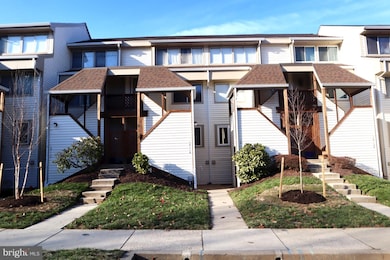 18118 Windsor Hill Dr, Olney, MD 20832 - photo 2