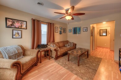 135 N Wright St, Griffith, IN 46319 - photo 4