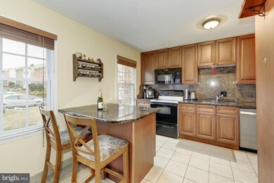 9549 Saluda Ct, Lorton, VA 22079 - photo 3