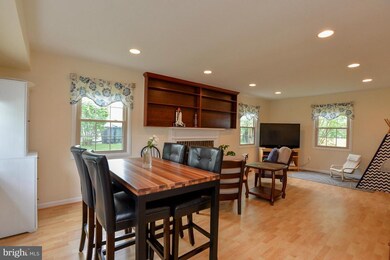 13152 Maltese Ln, Fairfax, VA 22033 - photo 3