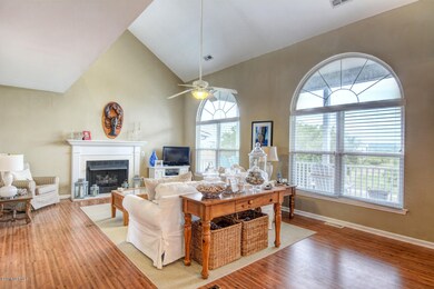 286 E 2nd St Ocean Isle Beach-large-006-