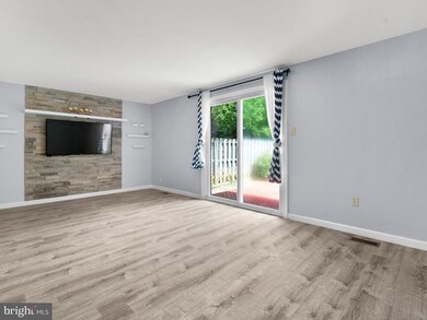 19313 Running Cedar Ct, Germantown, MD 20876 - photo 6