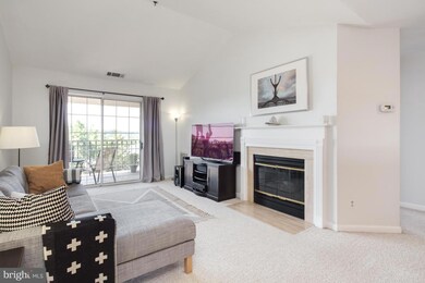 Quaker Hill Community unit 408, Alexandria, VA 22314 - photo 3