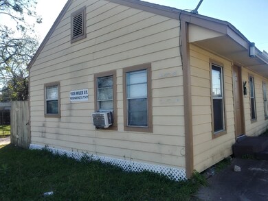 1026 Kansas St, Rosenberg, TX 77471 - photo 4