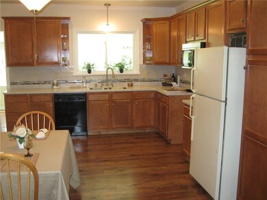 3261 Regent St, Erie, PA 16506 - photo 4