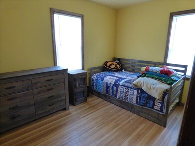 189 22nd Ave SW, Cedar Rapids, IA 52404 - photo 3