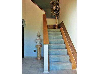 Entry/Foyer.