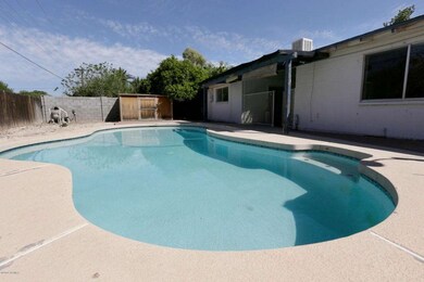 02 Pool