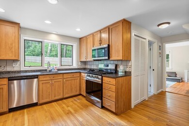 53 Southgate Rd, Franklin, MA 02038 - photo 5