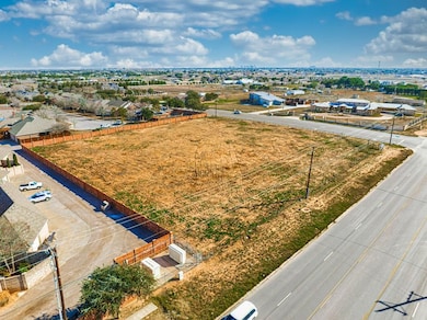 4310 Mockingbird Ln, Midland, TX 79707 - photo 2