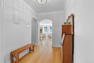 Chatsworth Gardens unit 214, Larchmont, NY 10538 - photo 5