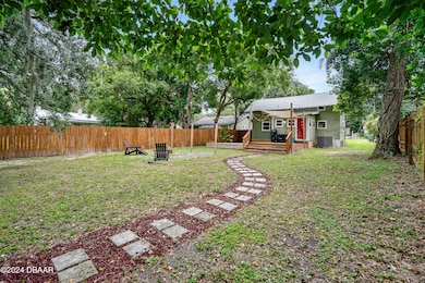 112 S Chandler Ave, Deland, FL 32724 - photo 2