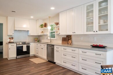 101 Vicar Ct, Charlottesville, VA 22901 - photo 4