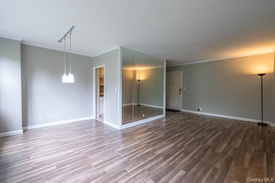 Garth Essex unit 2G2, Scarsdale, NY 10583 - photo 3