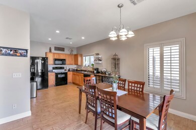 Eat-In Kitchen