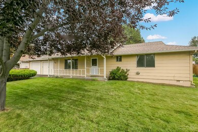 61484 Camelot Place, Bend, OR 97702 - photo 2