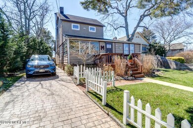 Front 1 216 Howe