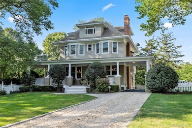 38 Cedar St, Stony Brook, NY 11790 - photo 2