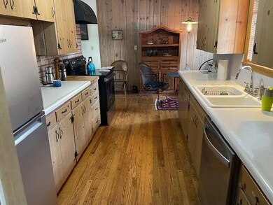 533 W Broadway St, Newton, KS 67114 - photo 3