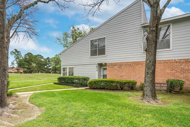 7834 Green Lawn Dr unit 7834, Houston, TX 77088 - photo 3