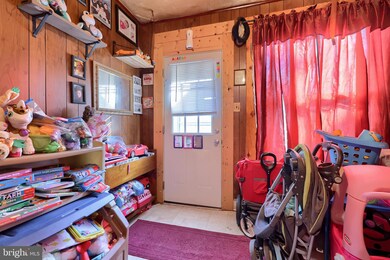 318 Mulberry St, Reading, PA 19604 - photo 5