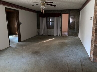 305 E Washington St, Winslow, IN 47598 - photo 6