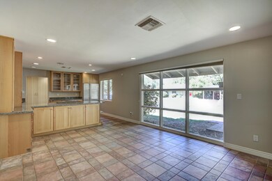 501 W 14th St-19