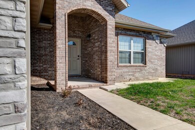 823 E Baracuda Dr, Nixa, MO 65714 - photo 3