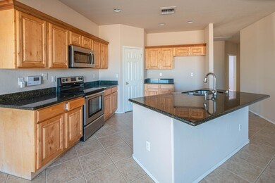broad island kitchen 2