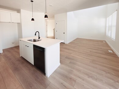 289 E Vaughn Ln unit 14, Midvale, UT 84047 - photo 4