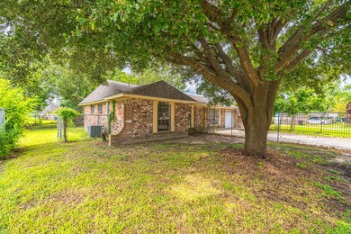 911 Francitas Dr, Houston, TX 77038 - photo 4