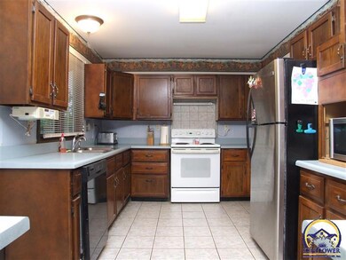 4339 SW Gage Blvd, Topeka, KS 66610 - photo 4