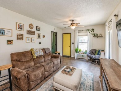 2404 E 25th St, Des Moines, IA 50317 - photo 6