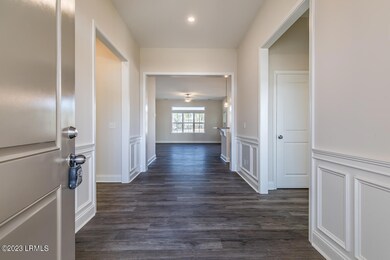 4 Foyer