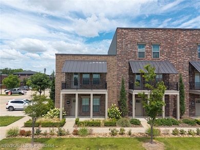 9225 R A Young Jr Dr, Barling, AR 72923 - photo 2