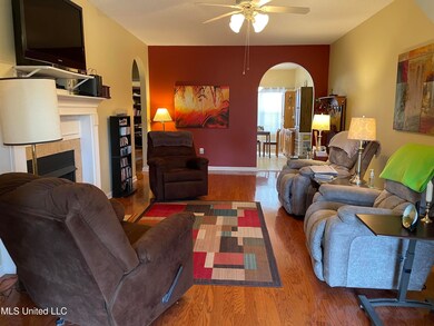 FAMILY RM TO KITCHEN