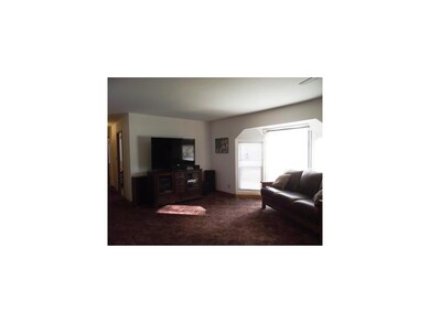 Living Room. Roomy living room.....two recliners n
