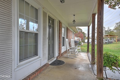 312 Merman Rd, Kingsport, TN 37663 - photo 4