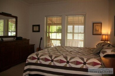 105 Peachtree Ln, Fleetwood, NC 28626 - photo 5