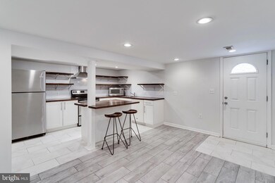 710 Columbia Rd NW unit B, Washington, DC 20001 - photo 5