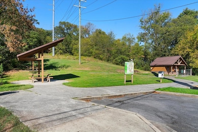 304 W Park St, Dalton, GA 30720 - photo 4