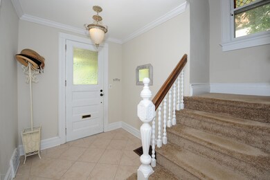 003_Foyer