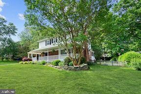 10302 Wood Rd, Fairfax, VA 22030 - photo 3