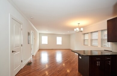 6134 N Washtenaw Ave unit 1R, Chicago, IL 60659 - photo 2