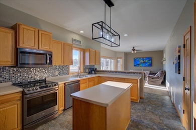 203 4th St, Brooklyn, WI 53521 - photo 6